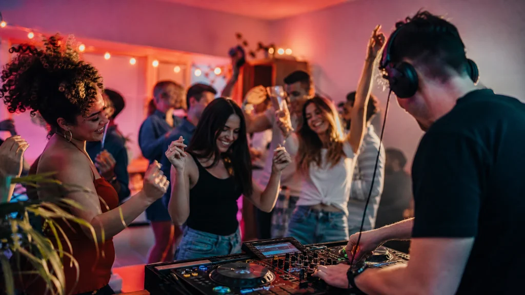 Créer une playlist de fête réussie